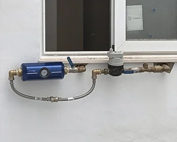 Sistema descalcificador para desalinización de agua. Sin consumo eléctrico, ni desperdicio por el desagüe