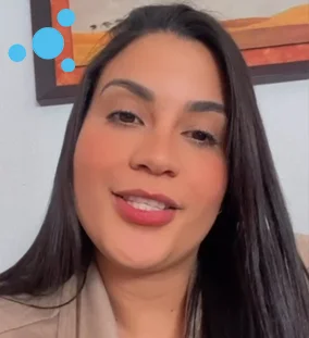 Clienta satisfecha con su sistema de ósmosis inversa, comparte cómo ha mejorado su calidad de vida.